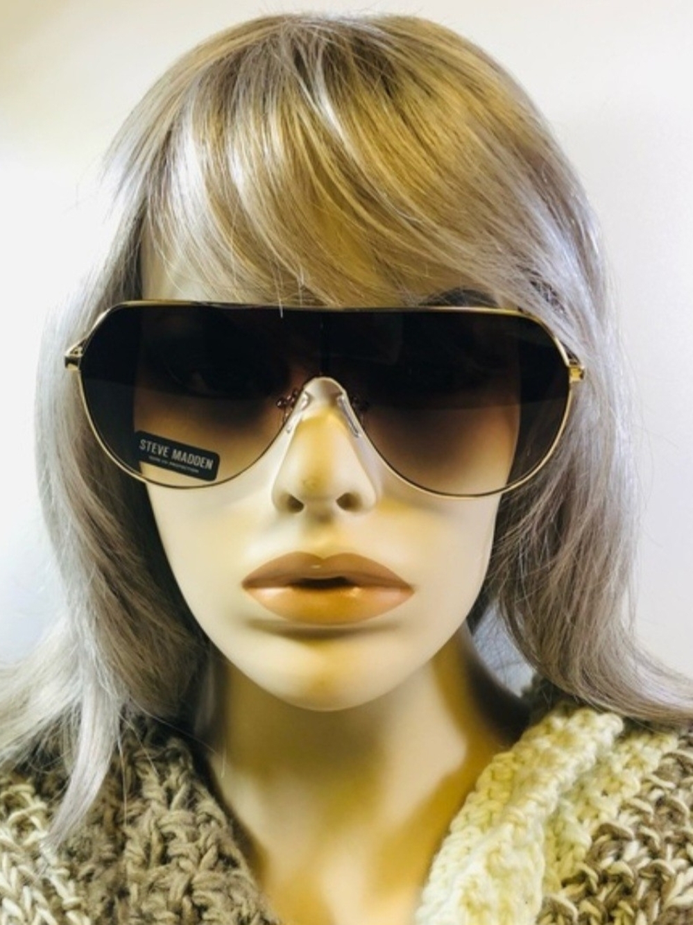 Steve Madden Tyson Brown Gradient And Gold Shield Sunglasses - - Picture 10 of 10